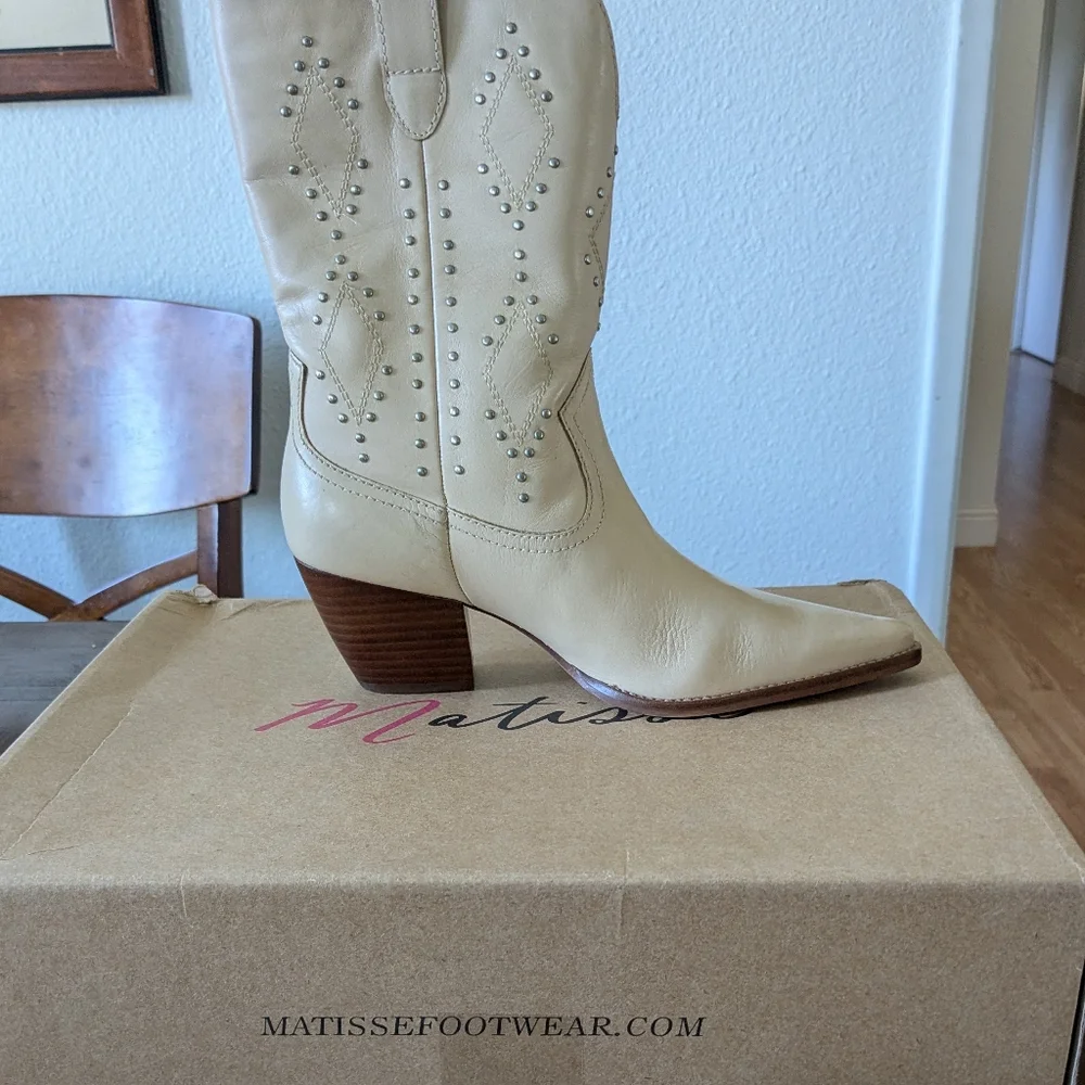 🔥SALE🔥NIB Free People Matisse El Paso Studded Ivory Heeled Mid Western Boots 8 - Picture 7 of 9